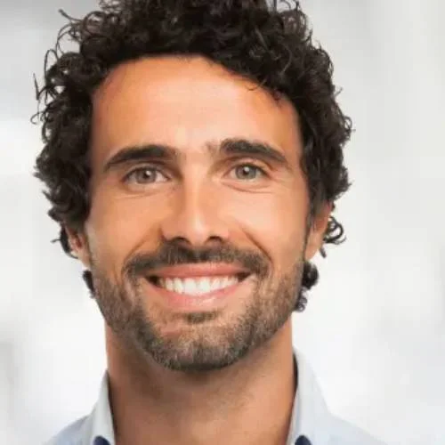R. Castellanos